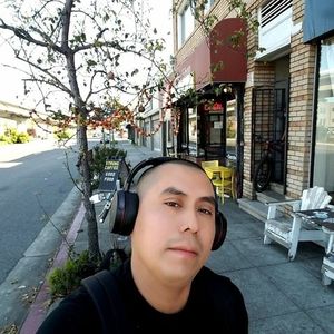 Meet your Posher, Cesar elias